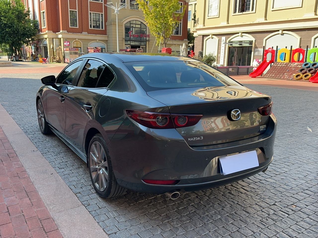 Mazda Mazda3 - фото 4
