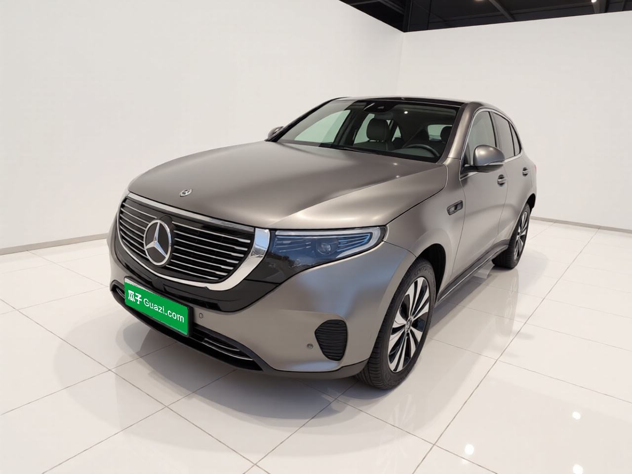 Mercedes-Benz EQC - фото 0