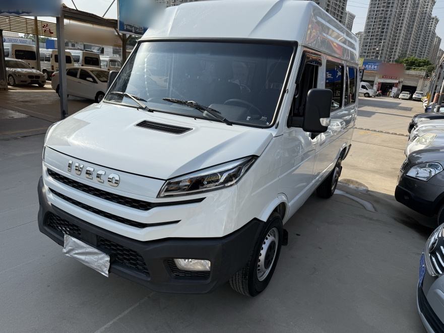 Iveco Daily - фото 0
