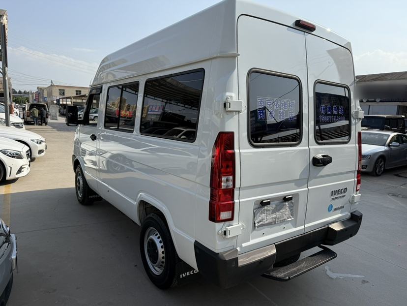 Iveco Daily - фото 4