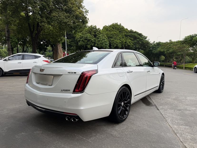 Cadillac CT6 - фото 2