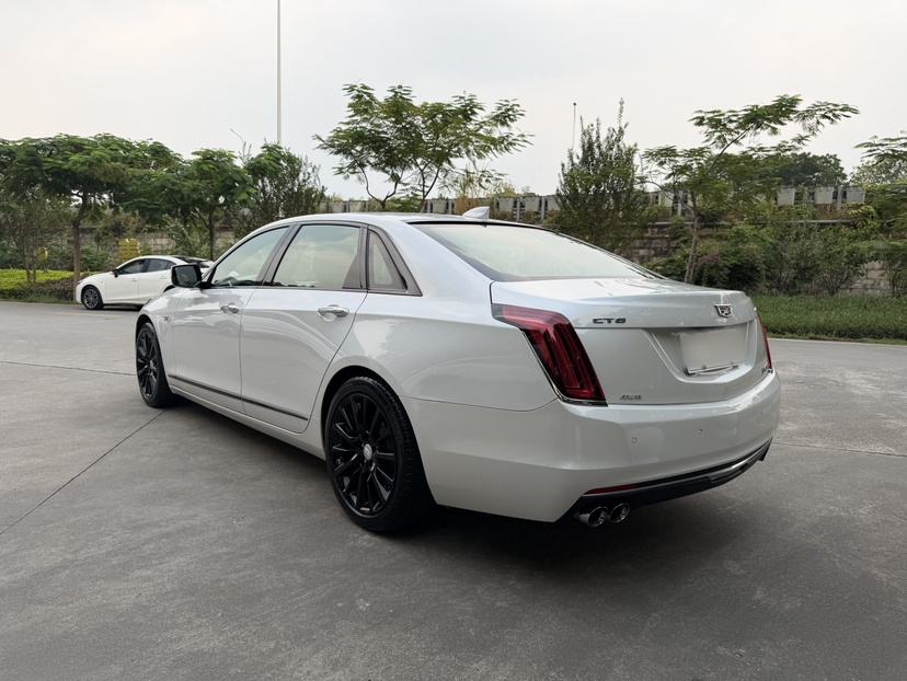 Cadillac CT6 - фото 4