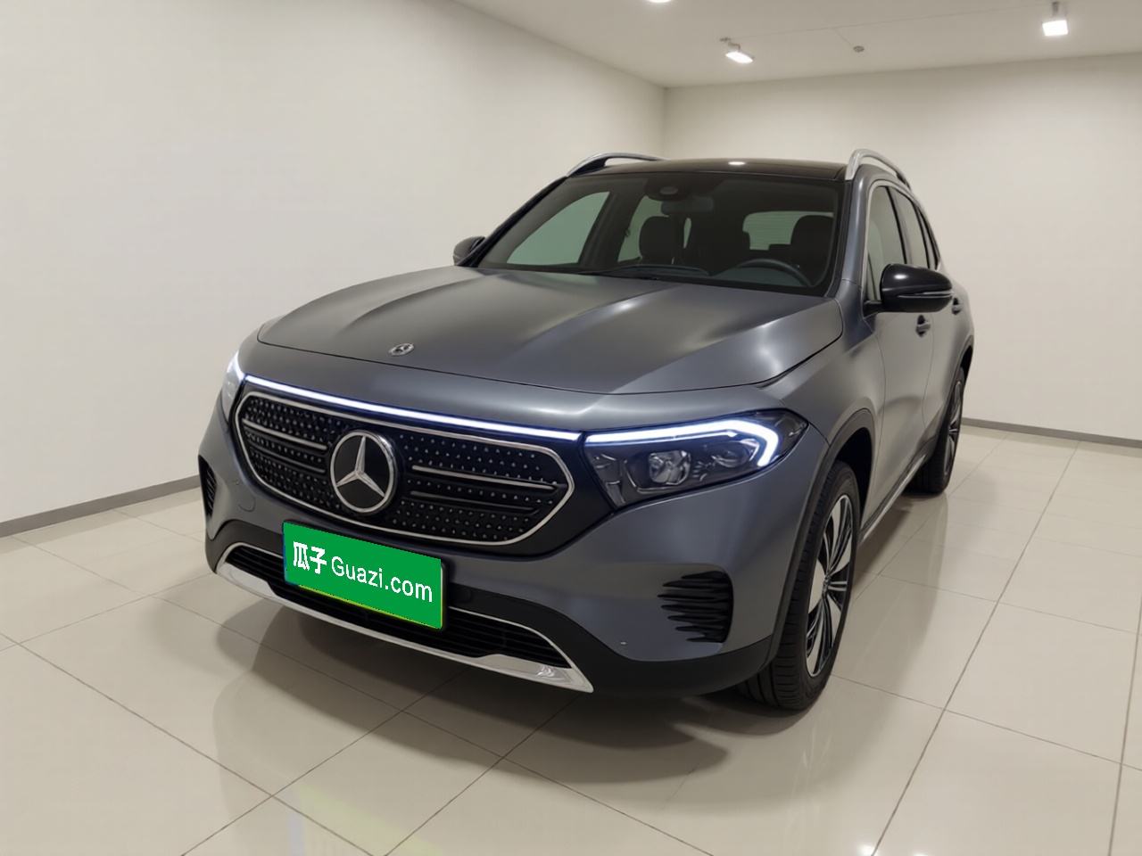 Mercedes-Benz EQB - фото 0