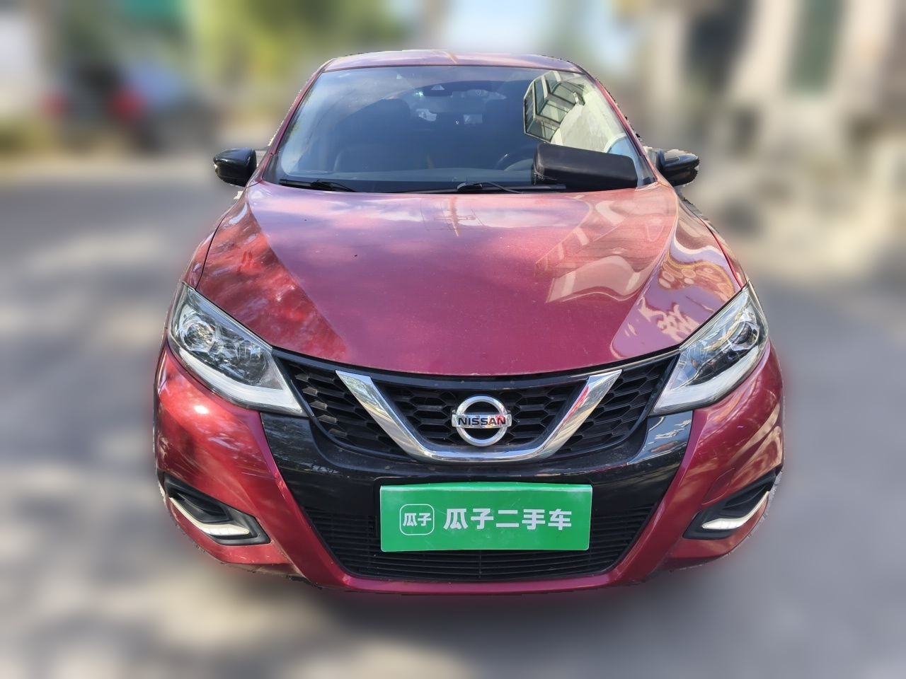 Nissan Tiida - фото 1