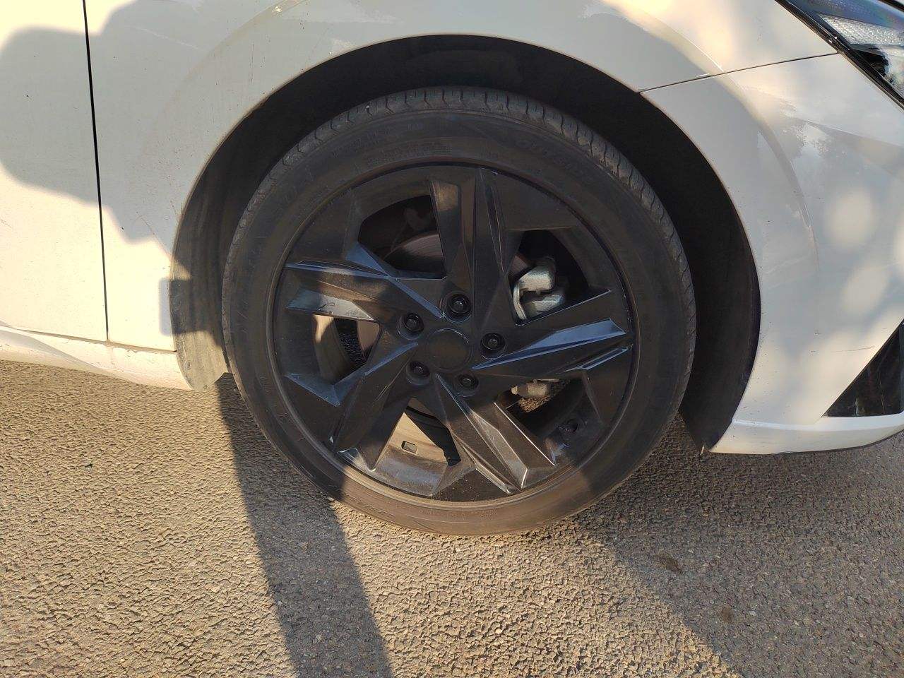 Hyundai Elantra - фото 4