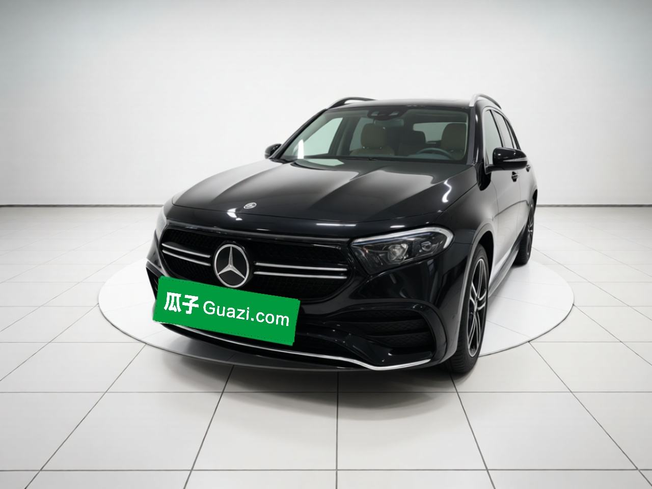 Mercedes-Benz EQB - фото 0