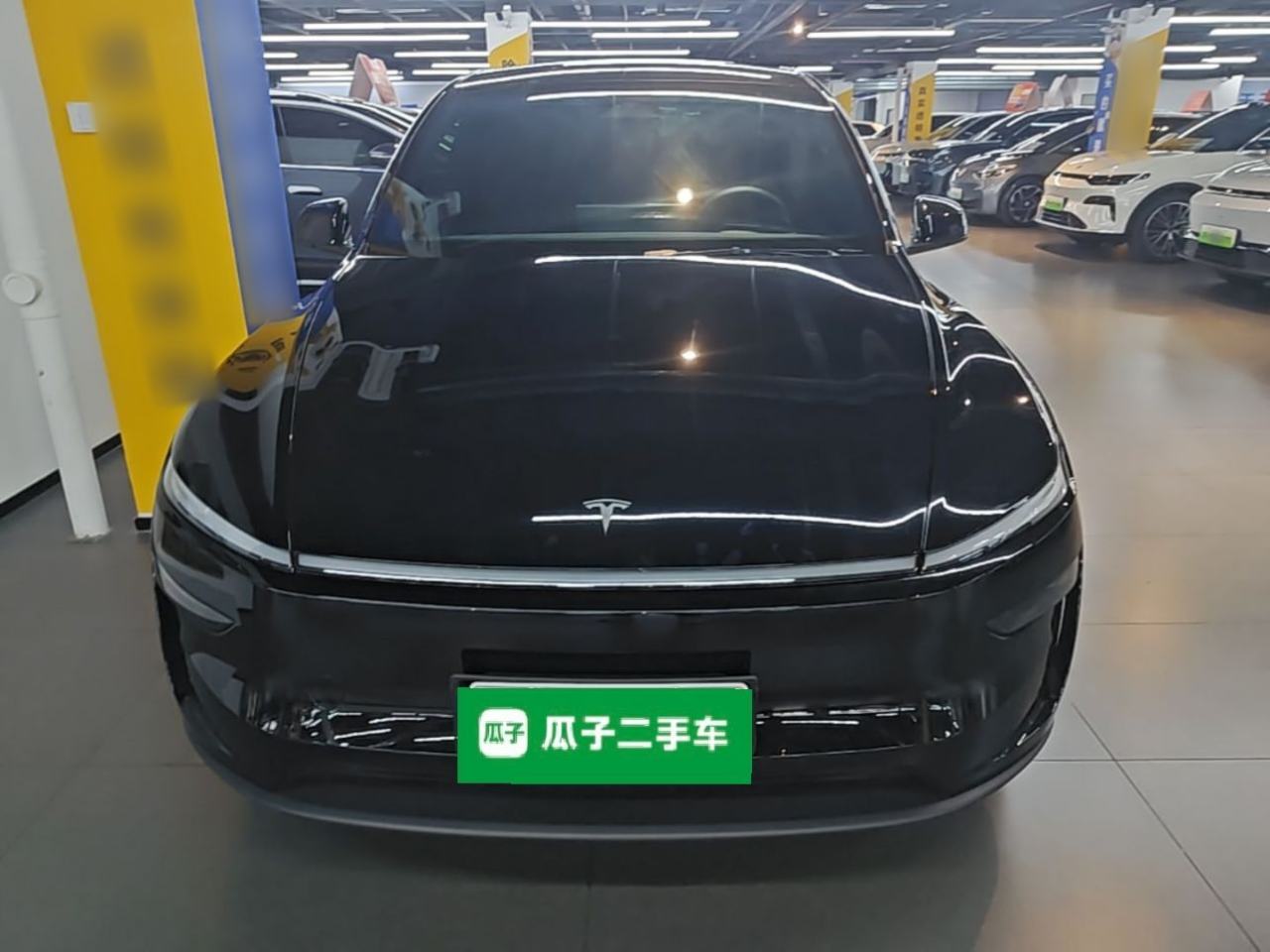 Tesla Model Y L - фото 1