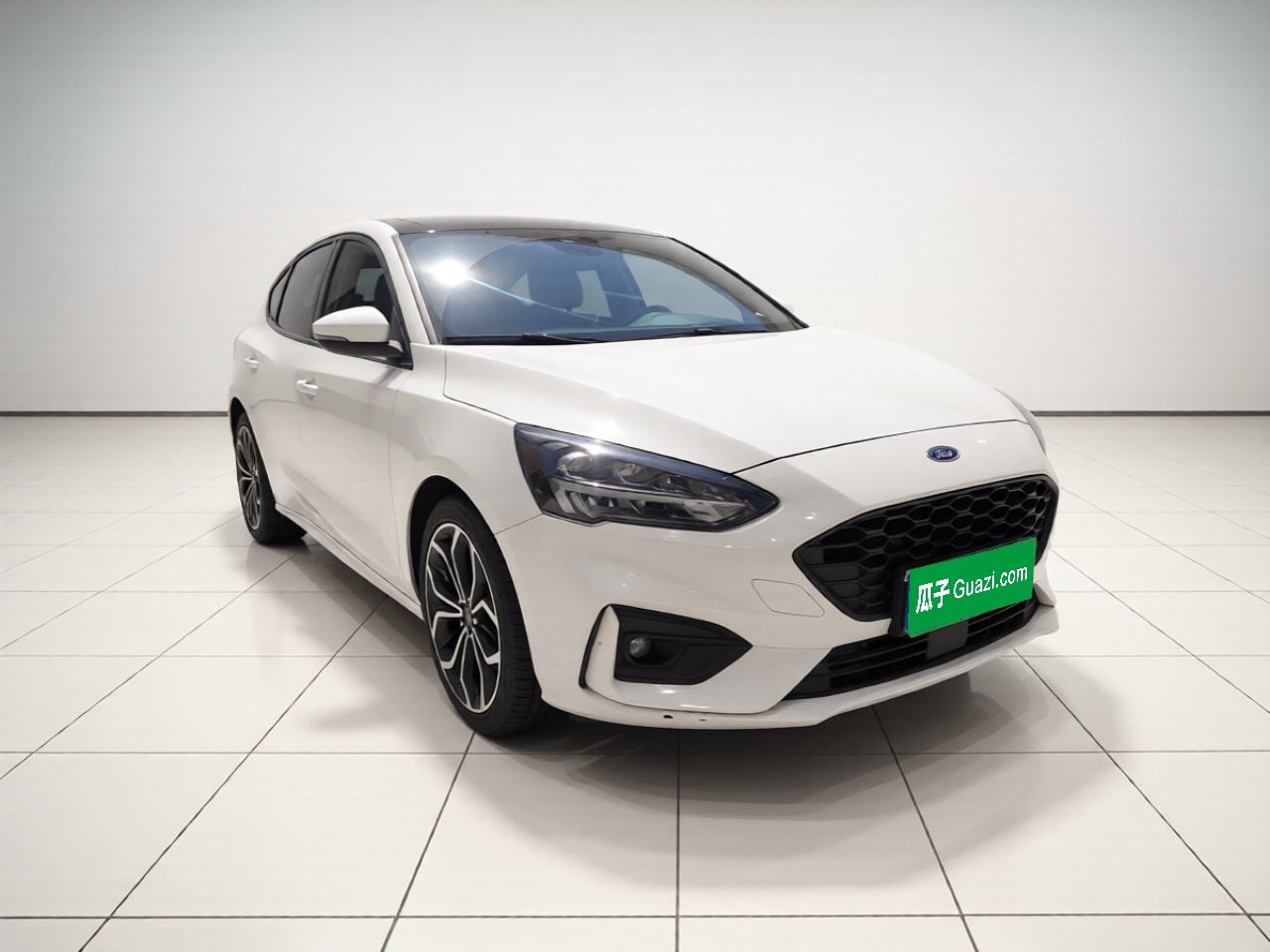 Ford Focus - фото 1