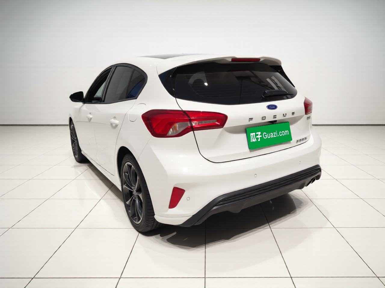 Ford Focus - фото 2