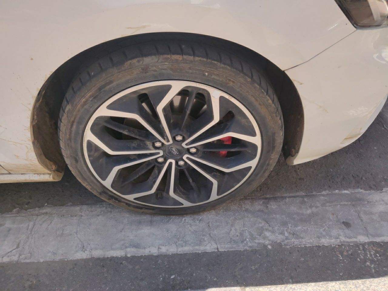 Ford Focus - фото 4