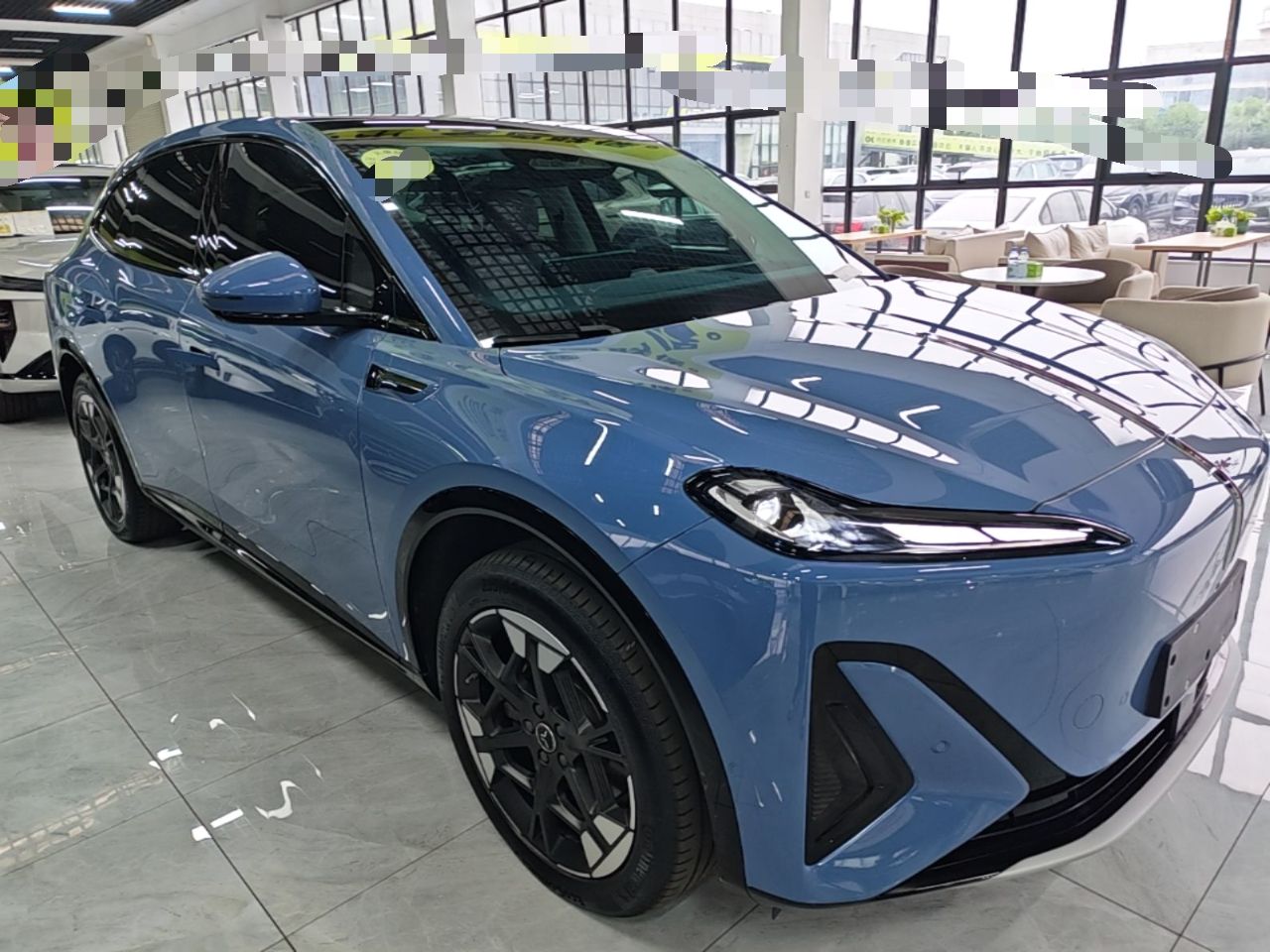 Hongqi 06 - фото 2