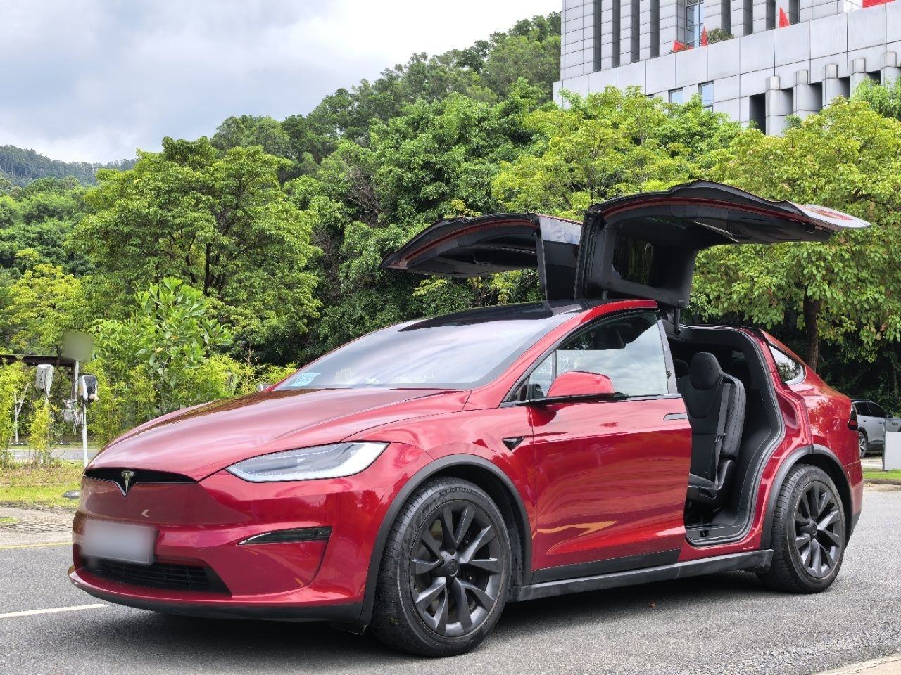 Tesla Model X - фото 0