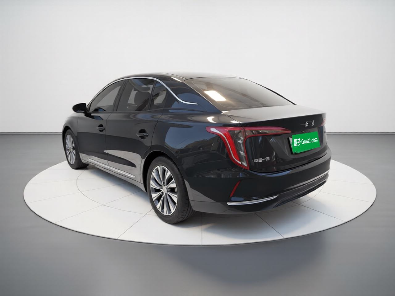 Hongqi E-QM5 - фото 3