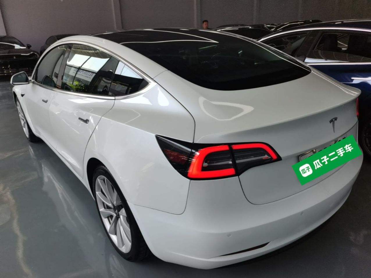 Tesla Model 3 (Import) - фото 3
