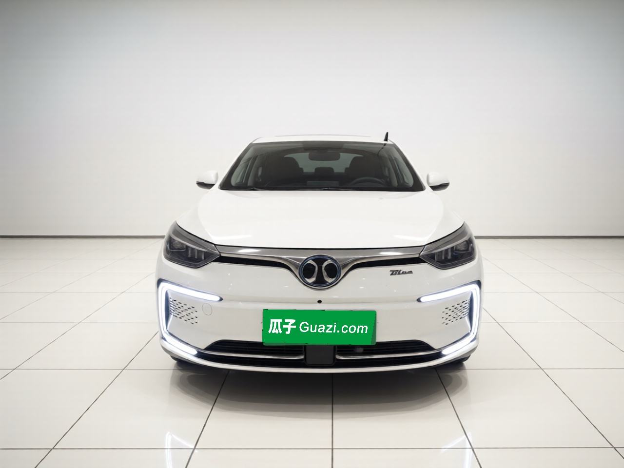 BAIC EU5 - фото 1