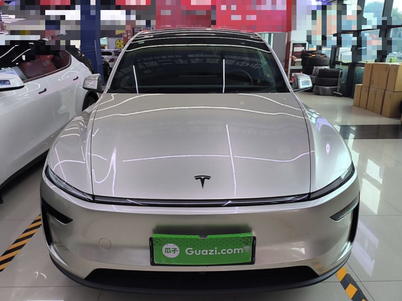 Tesla Model Y L - фото 1