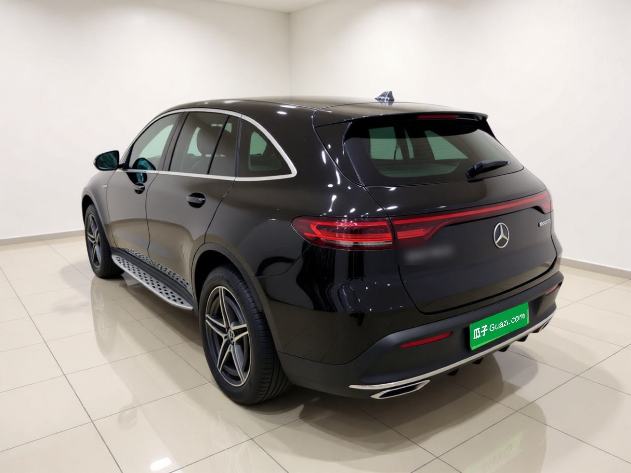 Mercedes-Benz EQC - фото 3