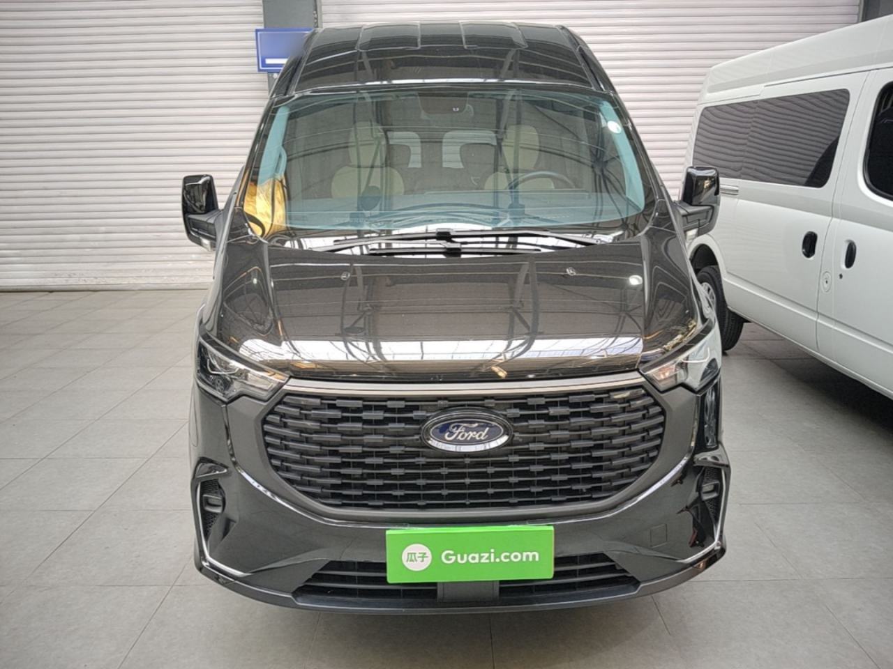 Ford Transit - фото 1