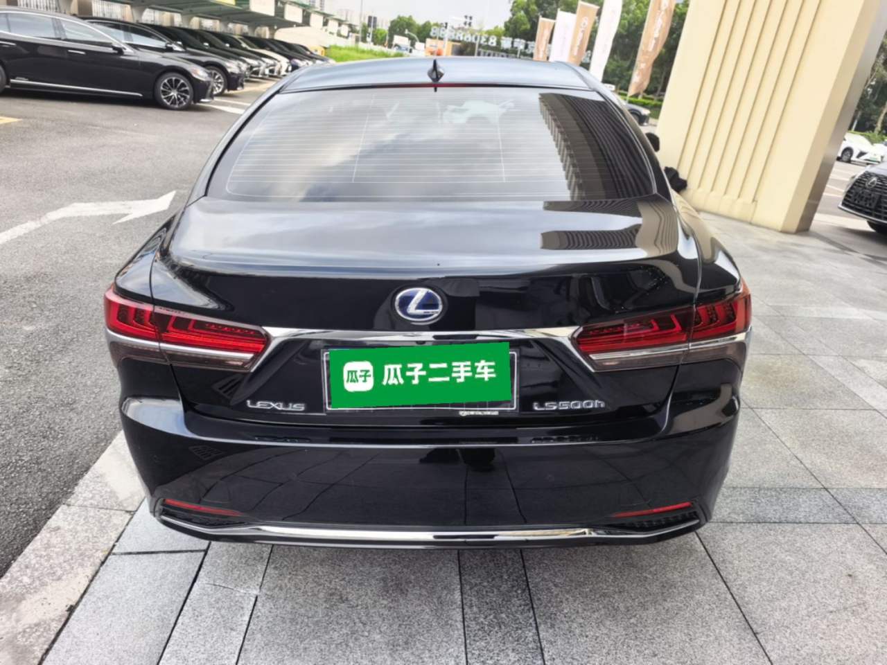 Lexus LS - фото 4