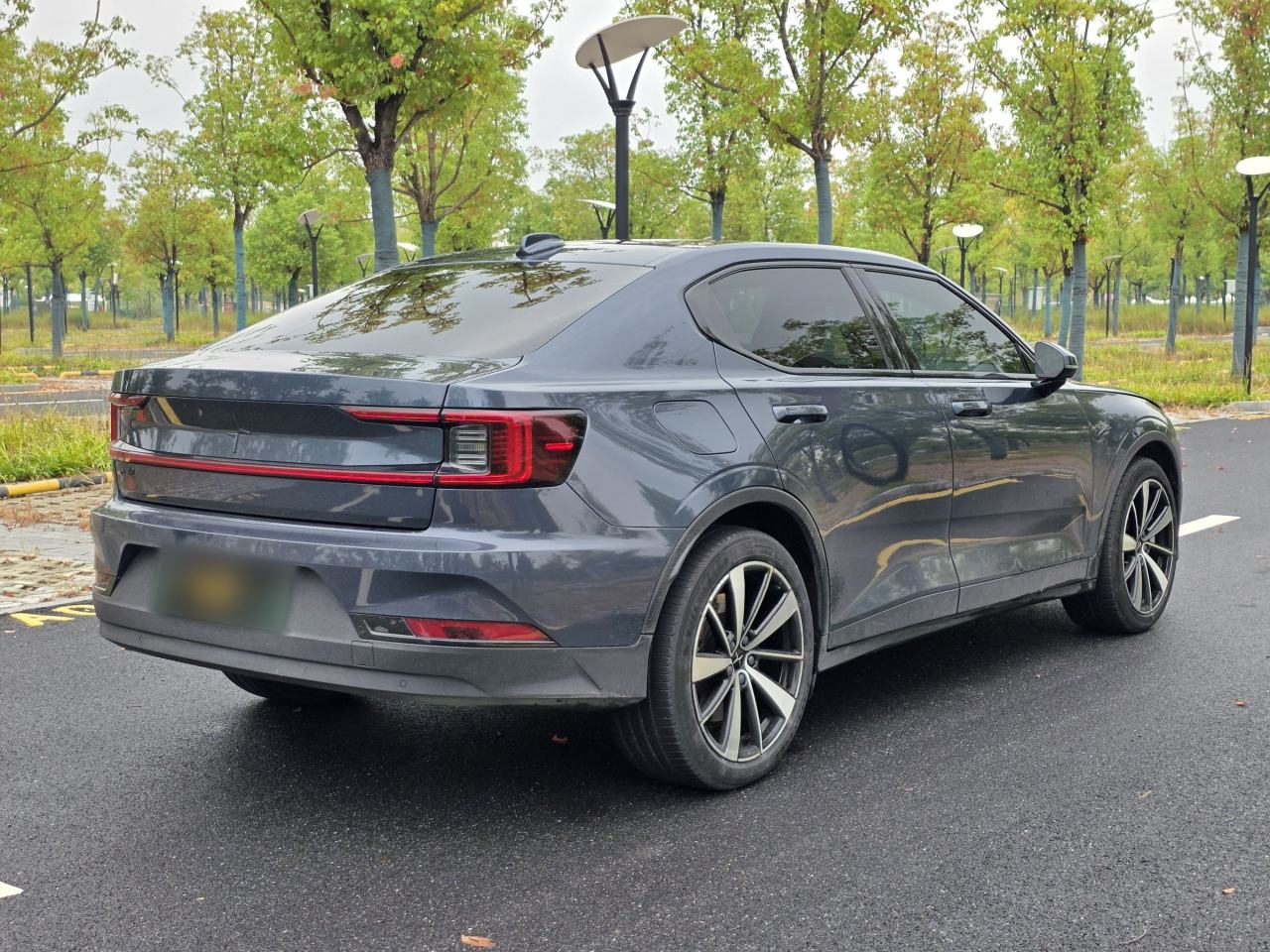 Polestar 2 - фото 3