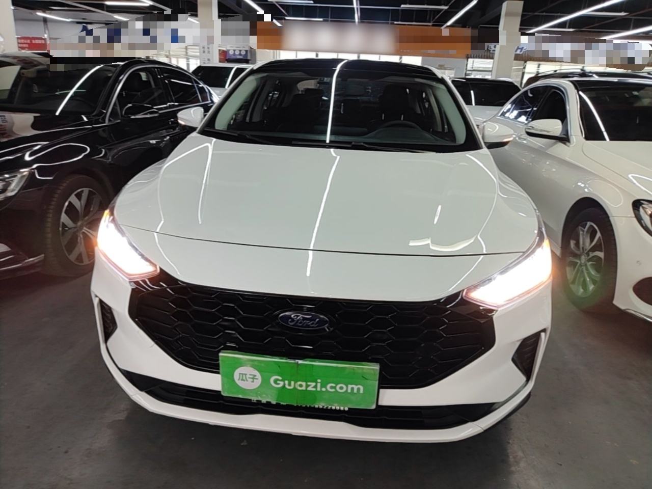Ford Focus - фото 1