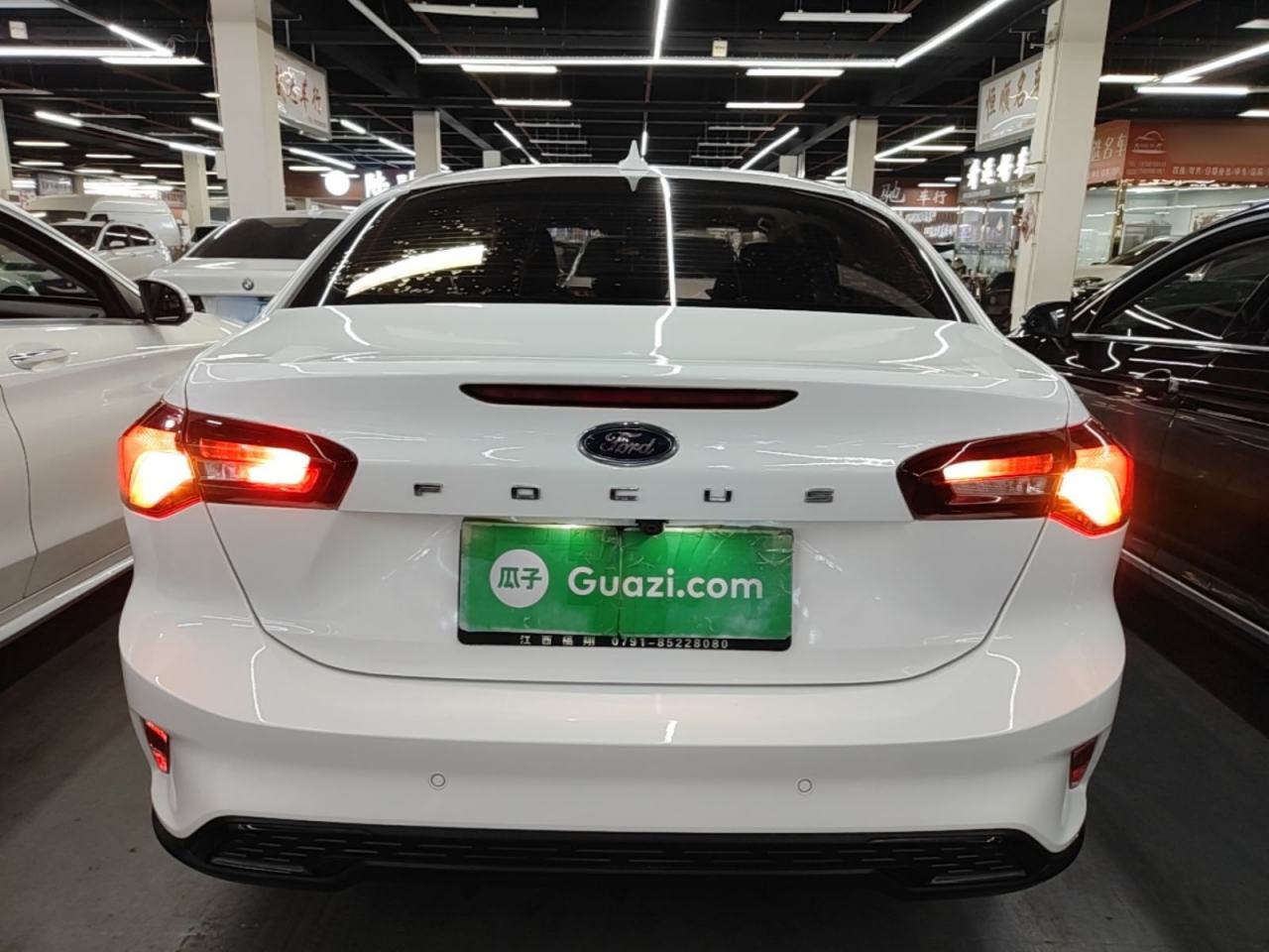 Ford Focus - фото 4