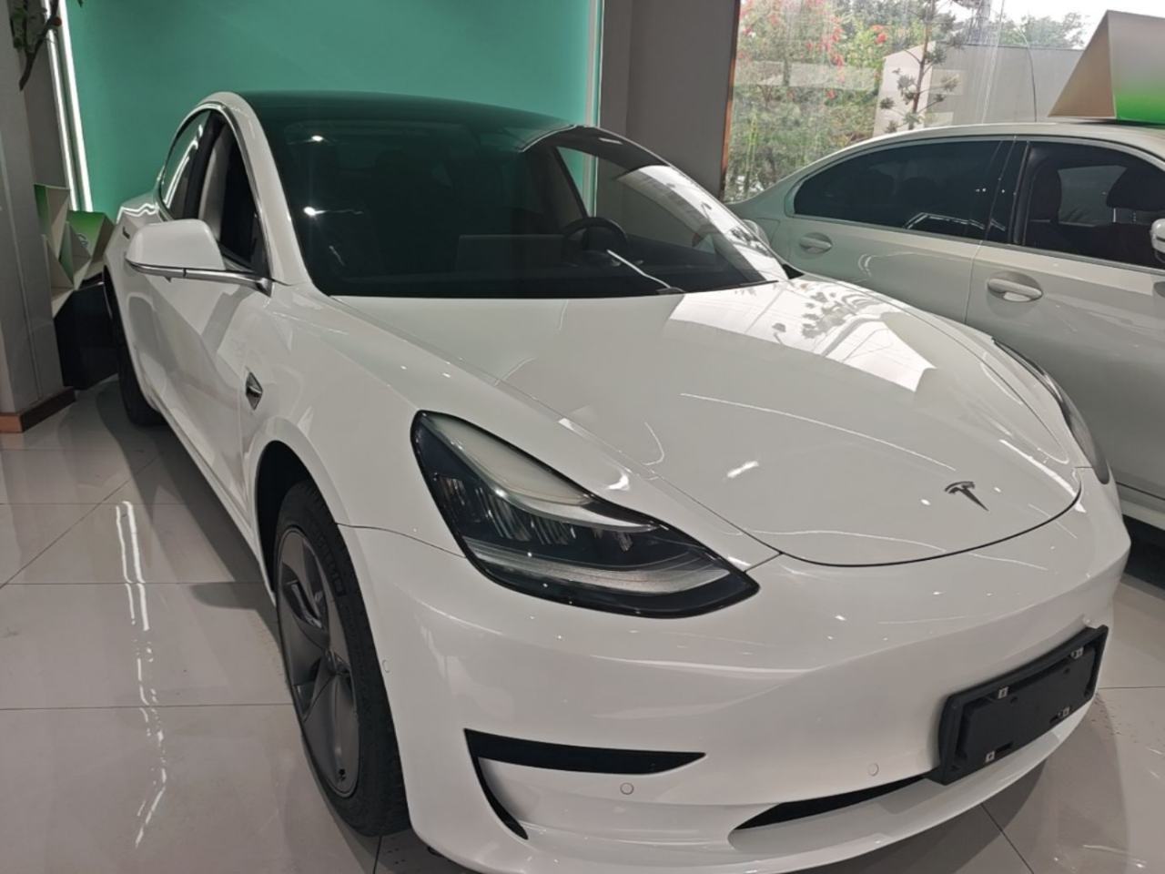 Tesla Model 3 (Import) - фото 2