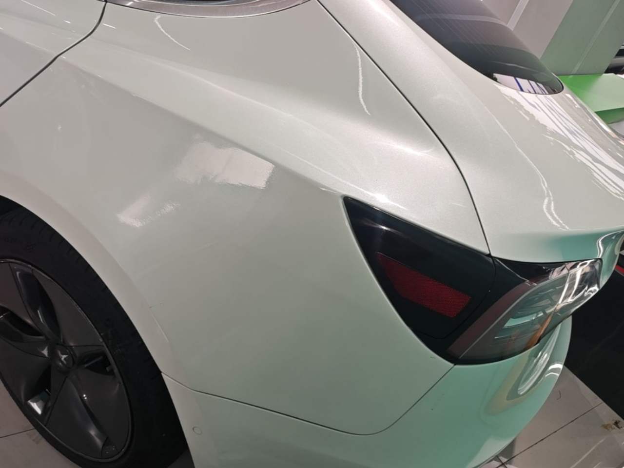 Tesla Model 3 (Import) - фото 3