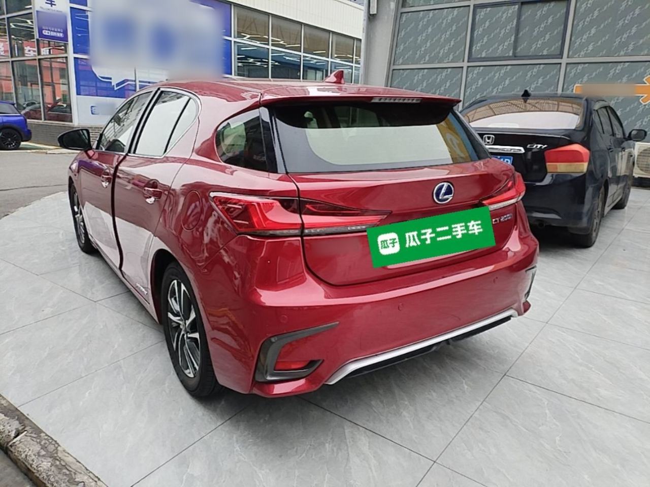 Lexus CT - фото 3