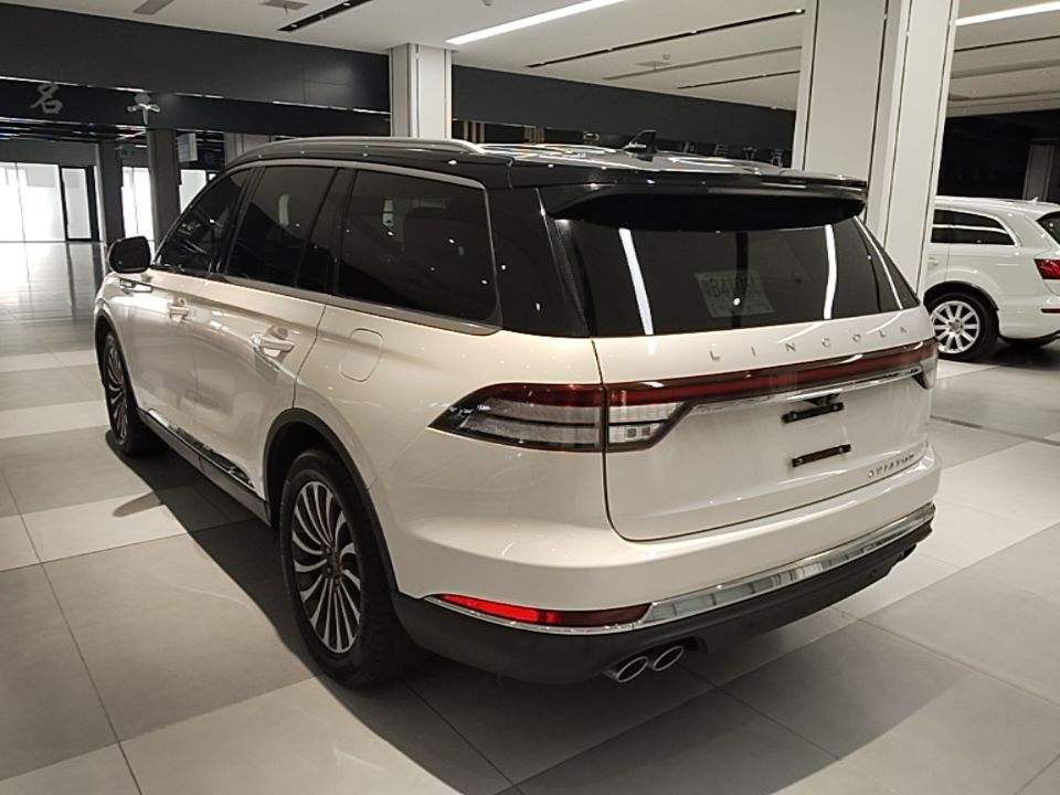 Lincoln Aviator - фото 3