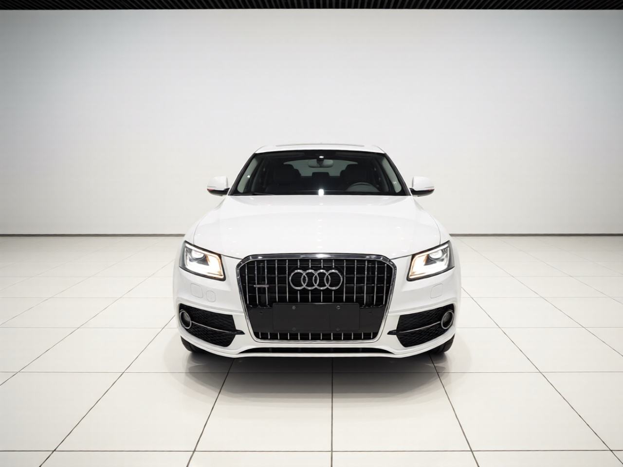 Audi Q5 - фото 1