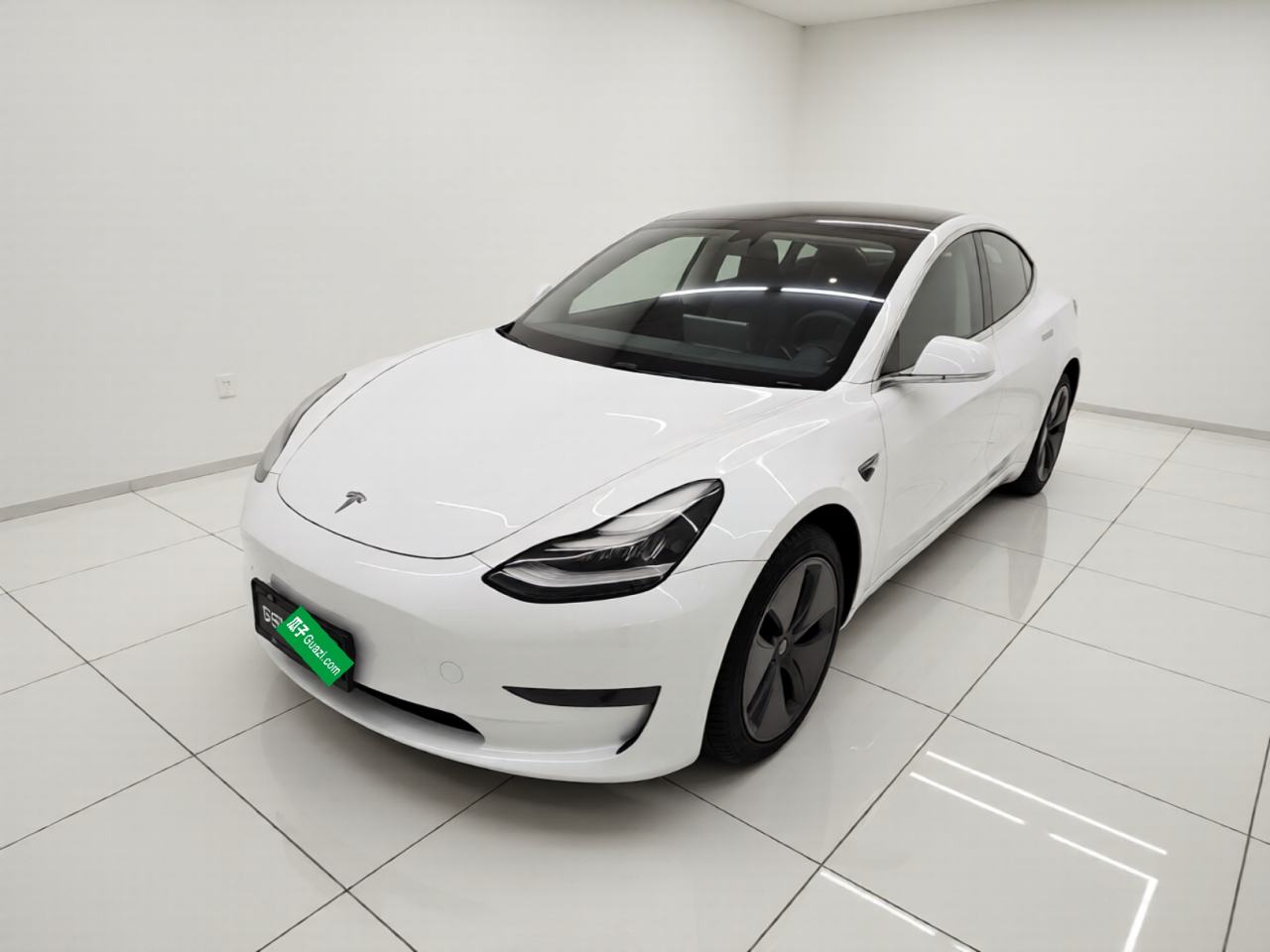 Tesla Model 3 (Import) - фото 0