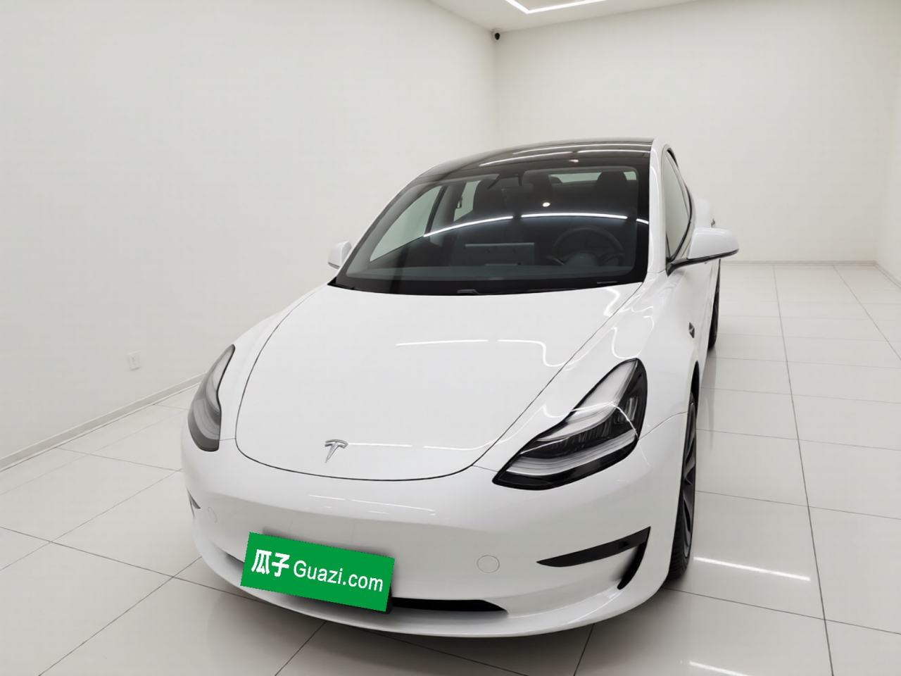 Tesla Model 3 (Import) - фото 1