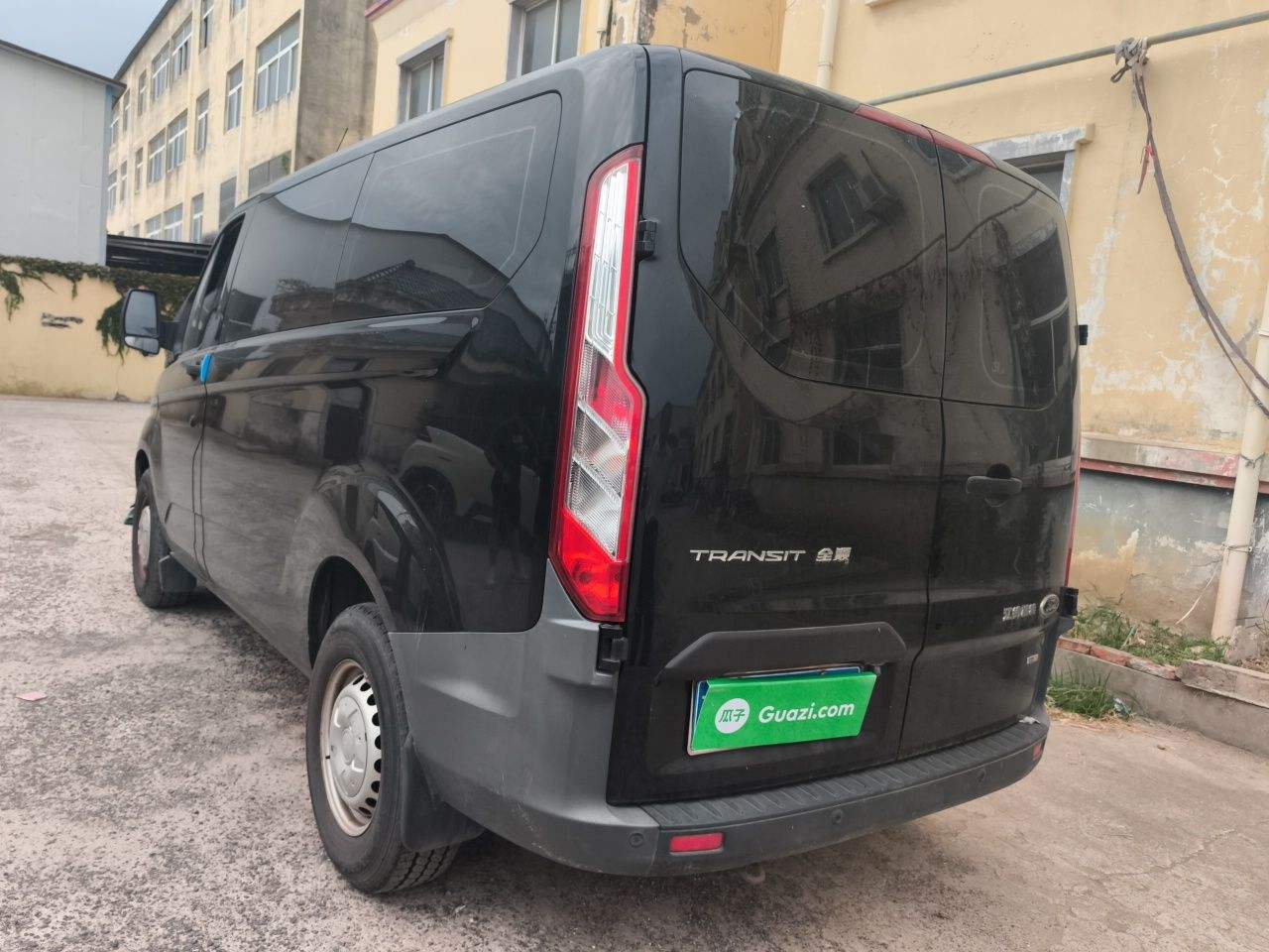 Ford Transit - фото 3
