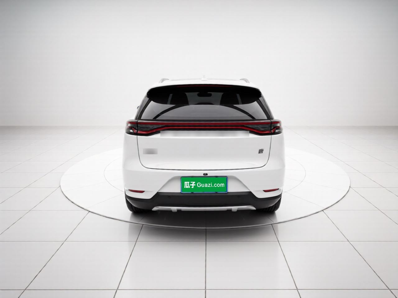 BYD Tang - фото 4