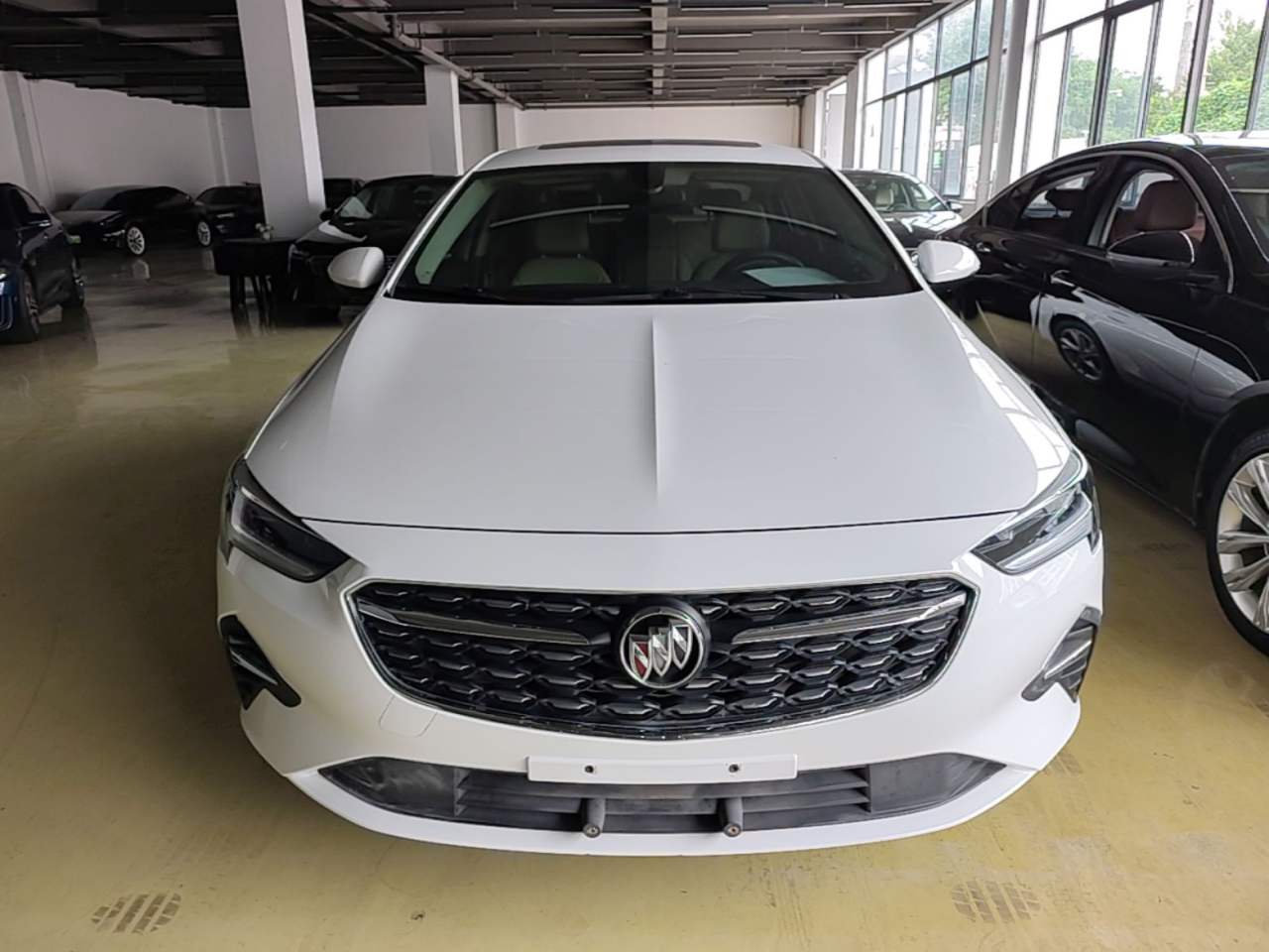 Buick Regal - фото 1