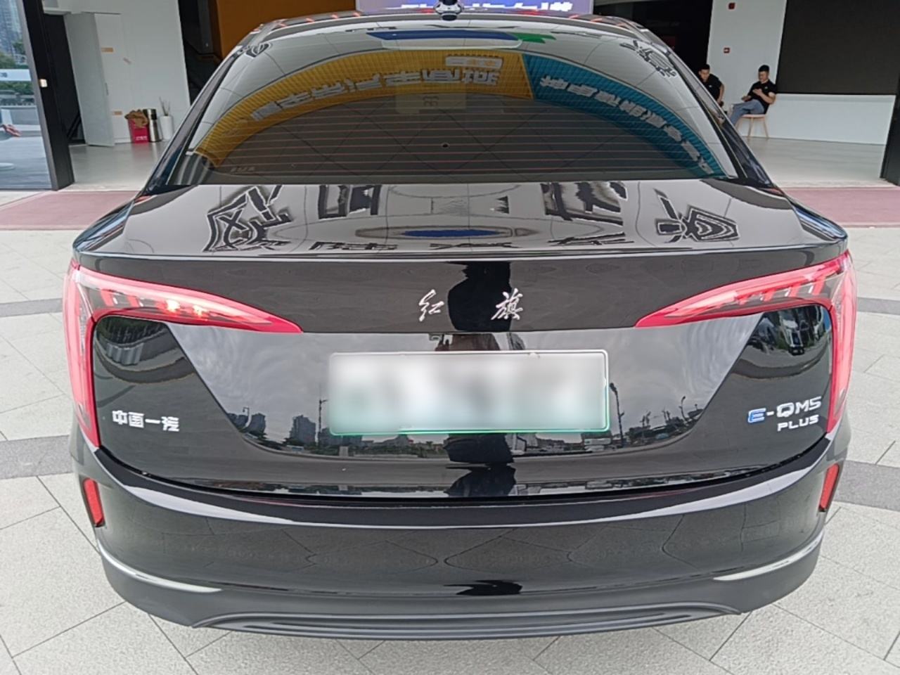 Hongqi E-QM5 - фото 2