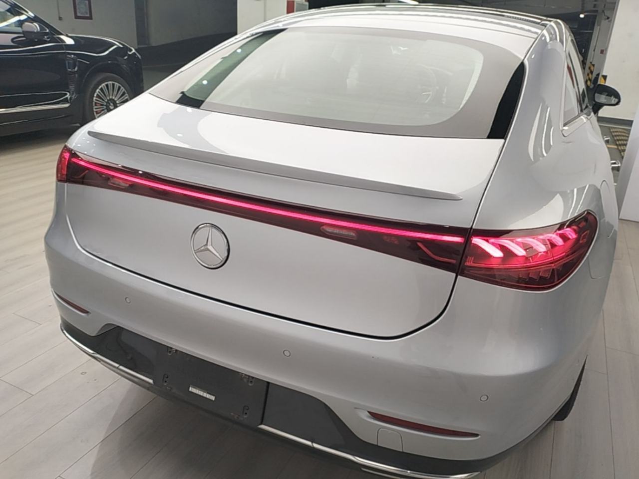 Mercedes-Benz EQS - фото 4