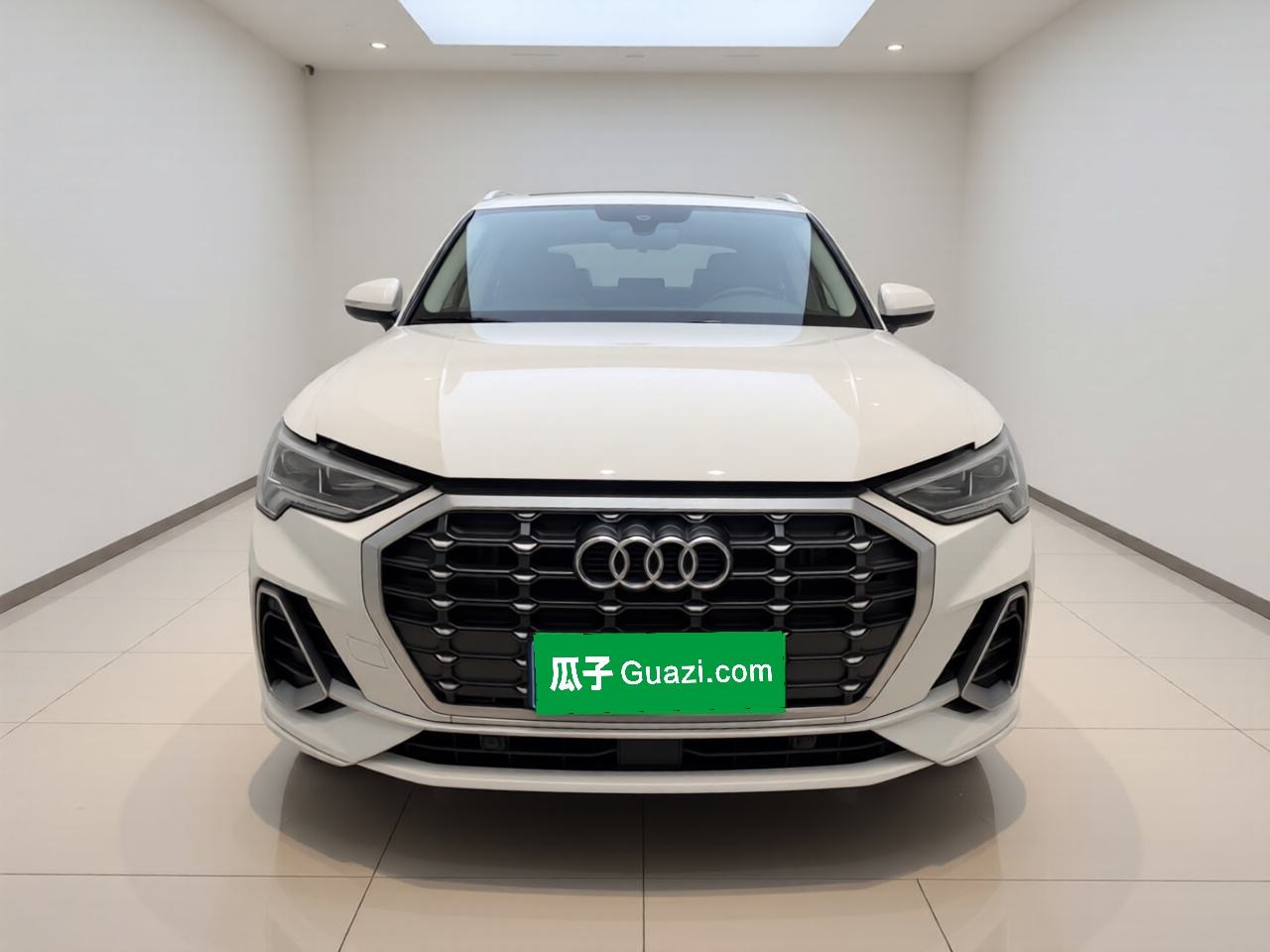 Audi Q3 - фото 1