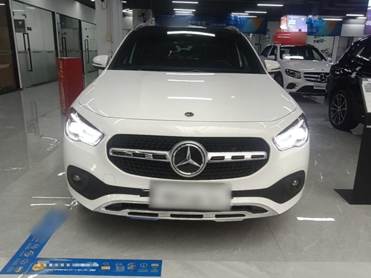 Mercedes-Benz GLA - фото 1