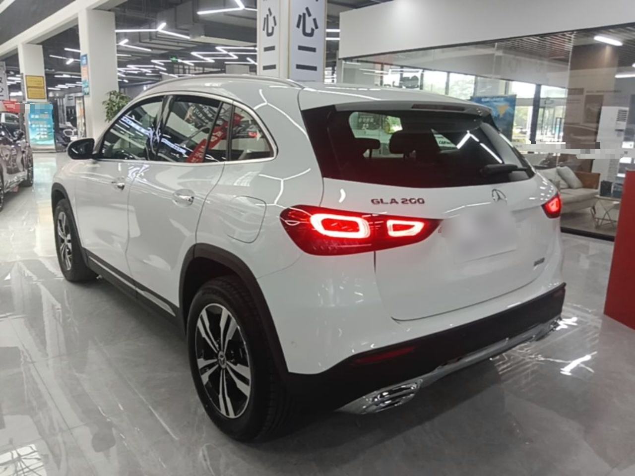 Mercedes-Benz GLA - фото 3
