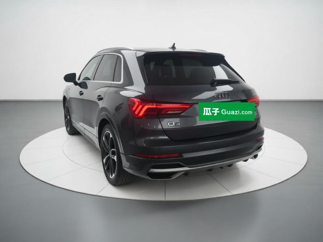 Audi Q3 - фото 3