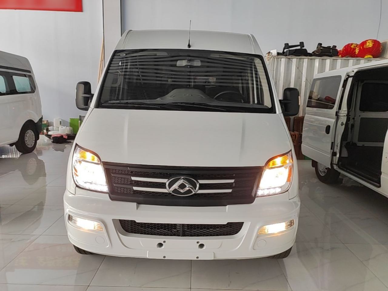 Maxus V80 - фото 1