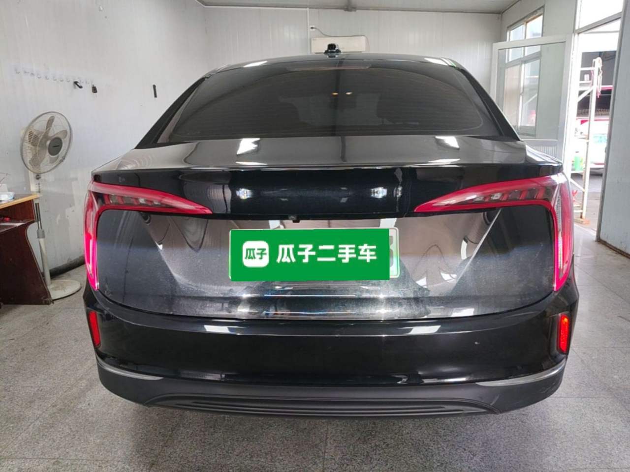Hongqi E-QM5 - фото 2