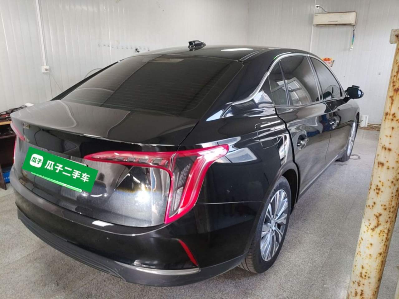 Hongqi E-QM5 - фото 3