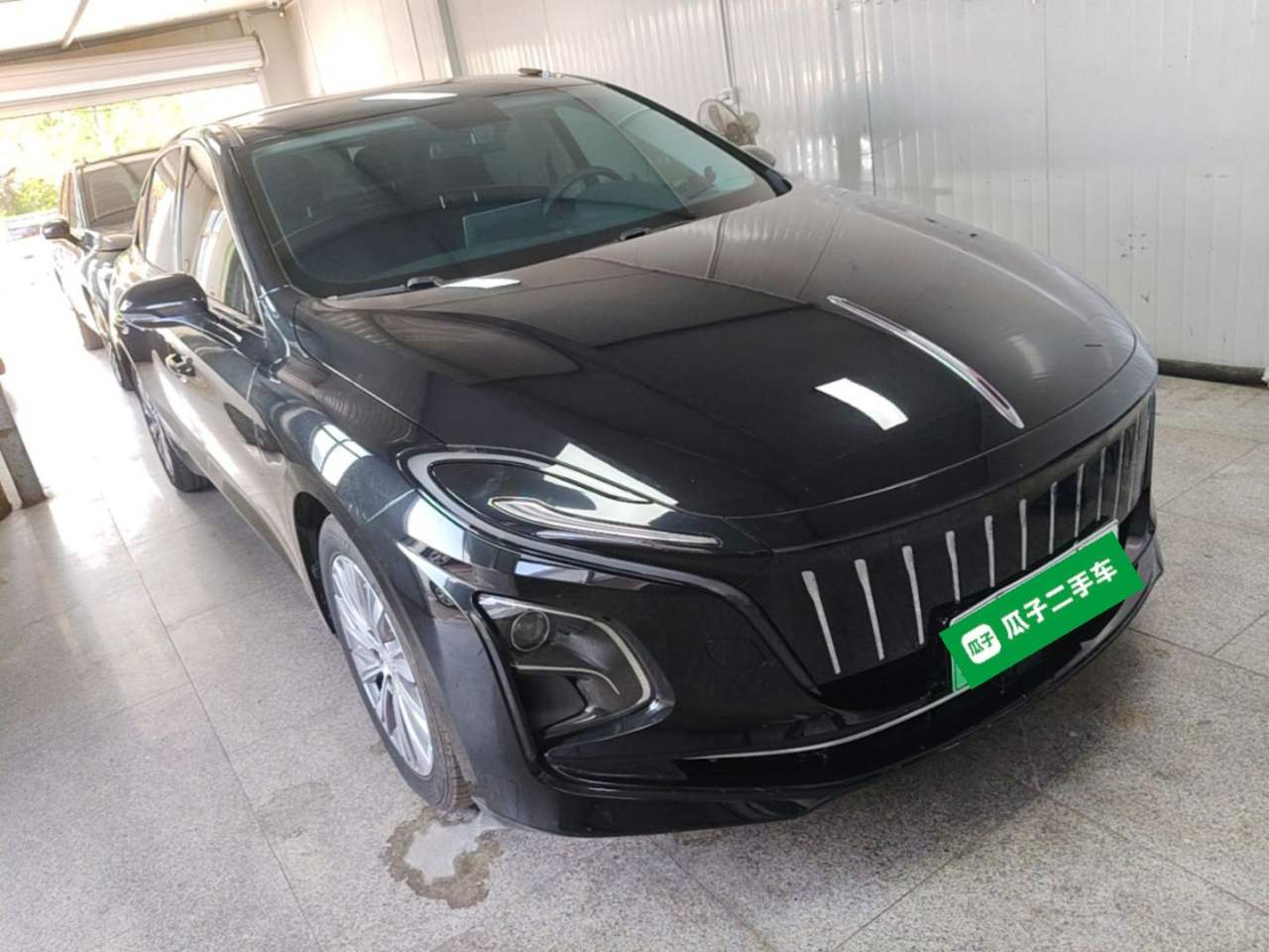 Hongqi E-QM5 - фото 4