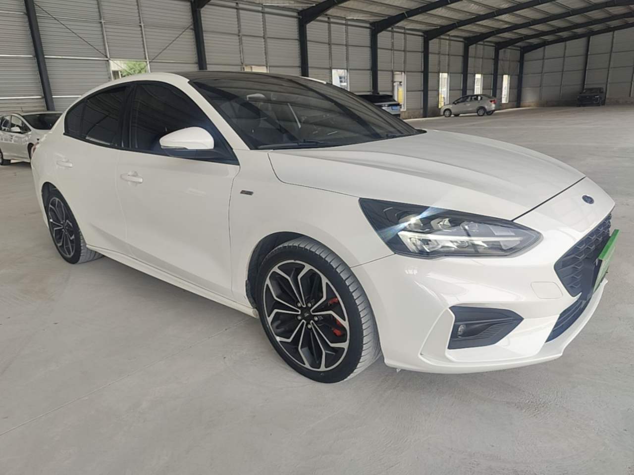 Ford Focus - фото 2