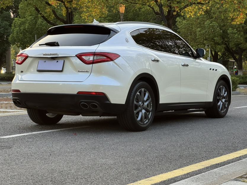 Maserati Levante - фото 1