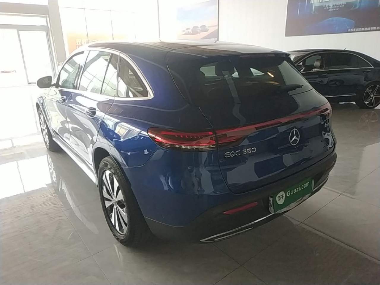 Mercedes-Benz EQC - фото 3