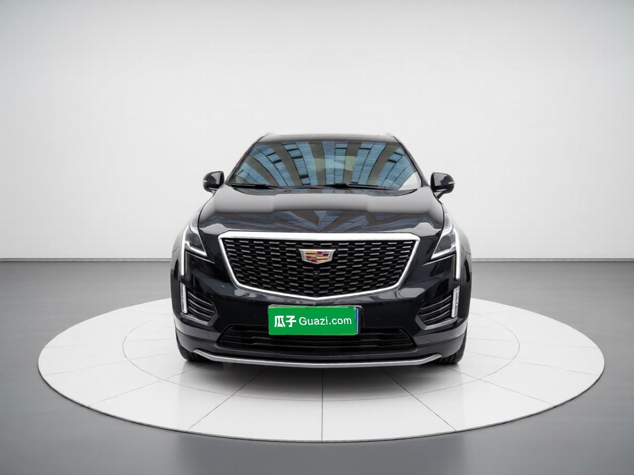 Cadillac XT5 - фото 1